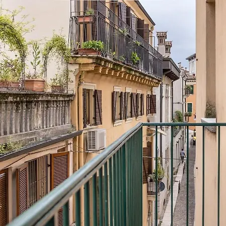 Vicolo Circolo @castelvecchio شقة *